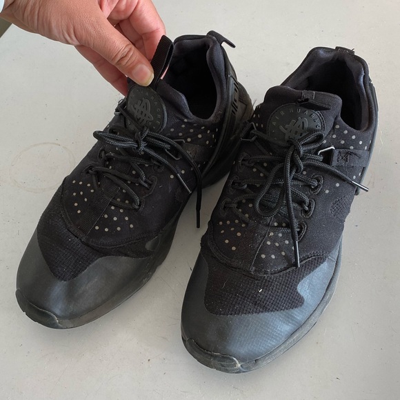 Black Nike Hurache - Picture 1 of 4